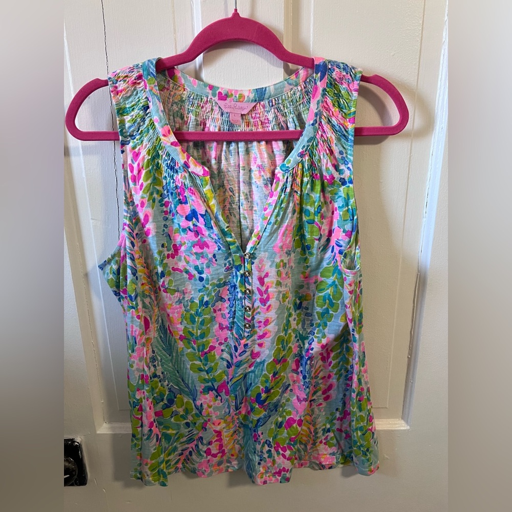 Lilly Pulitzer Essie tank in htf Catch the Wave print size Large